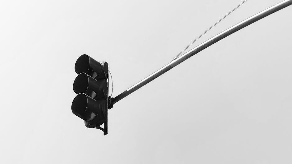 Operator verificând o piesă finită